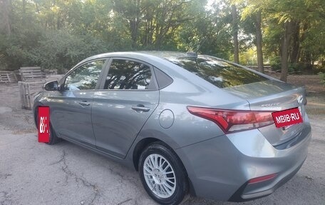 Hyundai Solaris II рестайлинг, 2017 год, 1 350 000 рублей, 5 фотография