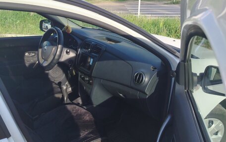 Renault Logan II, 2014 год, 570 000 рублей, 7 фотография