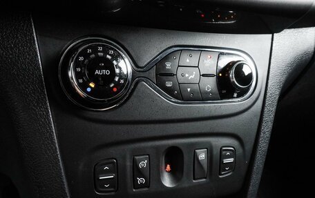 Renault Sandero II рестайлинг, 2015 год, 997 000 рублей, 18 фотография