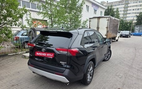 Toyota RAV4, 2024 год, 3 850 000 рублей, 4 фотография