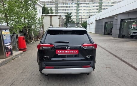 Toyota RAV4, 2024 год, 3 850 000 рублей, 5 фотография
