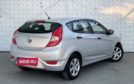 Hyundai Solaris II рестайлинг, 2013 год, 880 000 рублей, 4 фотография