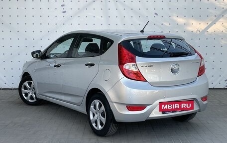 Hyundai Solaris II рестайлинг, 2013 год, 880 000 рублей, 5 фотография
