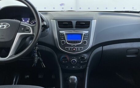 Hyundai Solaris II рестайлинг, 2013 год, 880 000 рублей, 16 фотография