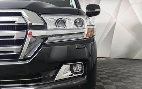 Toyota Land Cruiser 200, 2018 год, 5 199 000 рублей, 8 фотография