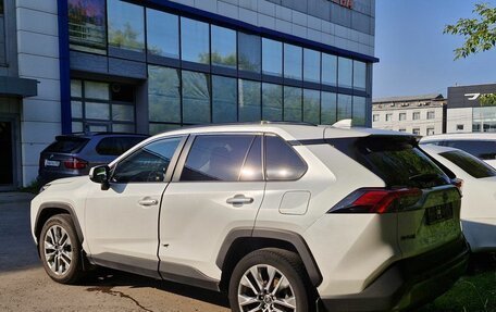 Toyota RAV4, 2021 год, 3 619 000 рублей, 2 фотография