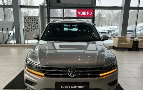 Volkswagen Tiguan II, 2017 год, 2 495 000 рублей, 2 фотография