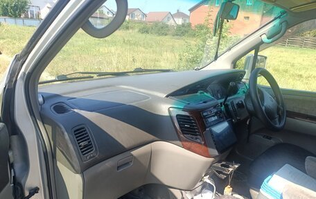 Nissan Elgrand I, 2001 год, 720 000 рублей, 8 фотография
