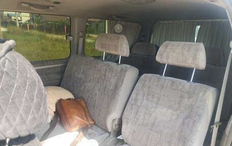 Nissan Elgrand I, 2001 год, 720 000 рублей, 9 фотография