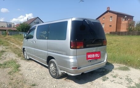 Nissan Elgrand I, 2001 год, 720 000 рублей, 6 фотография