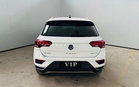 Volkswagen T-Roc I, 2023 год, 1 790 000 рублей, 5 фотография