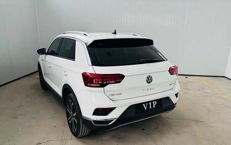 Volkswagen T-Roc I, 2023 год, 1 790 000 рублей, 6 фотография