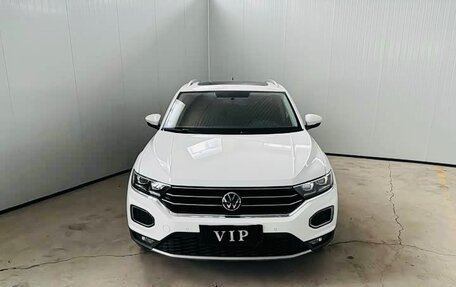 Volkswagen T-Roc I, 2023 год, 1 790 000 рублей, 3 фотография