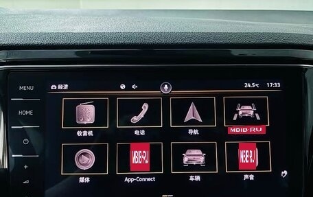 Volkswagen T-Roc I, 2023 год, 1 790 000 рублей, 9 фотография