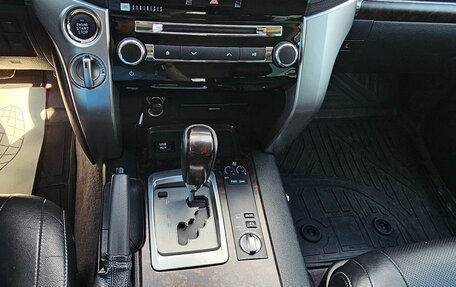Toyota Land Cruiser 200, 2013 год, 3 490 000 рублей, 8 фотография