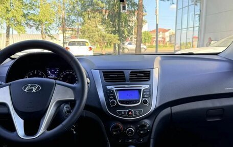 Hyundai Solaris II рестайлинг, 2011 год, 770 000 рублей, 9 фотография