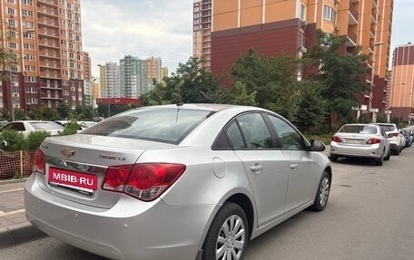Chevrolet Cruze II, 2010 год, 675 000 рублей, 9 фотография