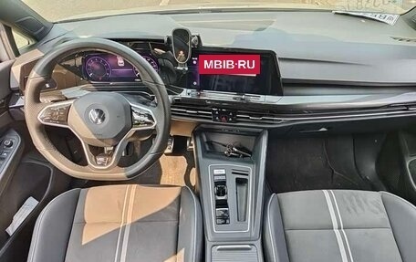 Volkswagen Golf VIII, 2023 год, 1 990 000 рублей, 8 фотография