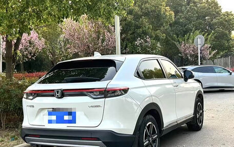 Honda Vezel, 2024 год, 1 724 190 рублей, 2 фотография