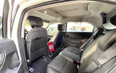 Honda Vezel, 2024 год, 1 724 190 рублей, 5 фотография