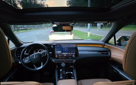 Lexus RX IV рестайлинг, 2022 год, 8 300 000 рублей, 7 фотография