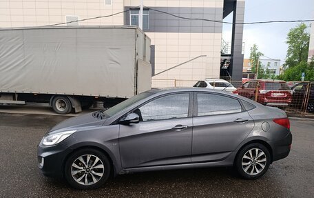 Hyundai Solaris II рестайлинг, 2013 год, 700 000 рублей, 2 фотография