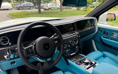 Rolls-Royce Cullinan, 2025 год, 55 000 000 рублей, 16 фотография