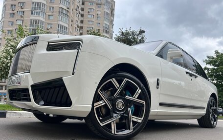 Rolls-Royce Cullinan, 2025 год, 55 000 000 рублей, 12 фотография