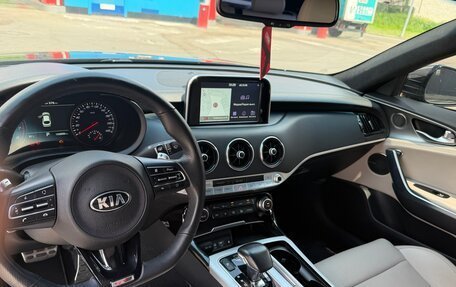 KIA Stinger I, 2018 год, 2 500 000 рублей, 23 фотография