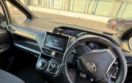Toyota Noah III, 2019 год, 2 650 000 рублей, 6 фотография