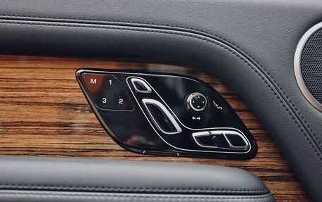 Land Rover Range Rover IV рестайлинг, 2018 год, 6 500 000 рублей, 13 фотография