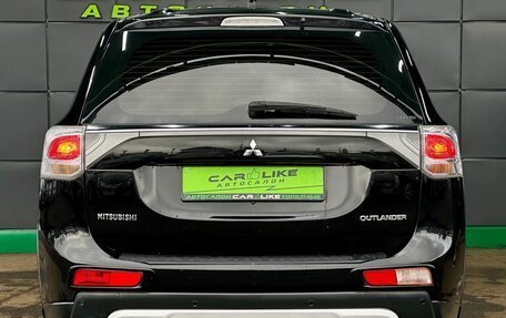 Mitsubishi Outlander III рестайлинг 3, 2014 год, 1 399 000 рублей, 6 фотография