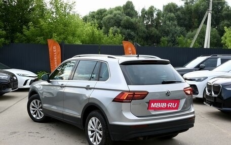 Volkswagen Tiguan II, 2018 год, 2 250 000 рублей, 3 фотография