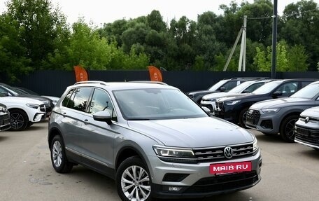 Volkswagen Tiguan II, 2018 год, 2 250 000 рублей, 2 фотография