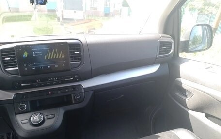 Opel Zafira Life I, 2020 год, 3 500 000 рублей, 8 фотография