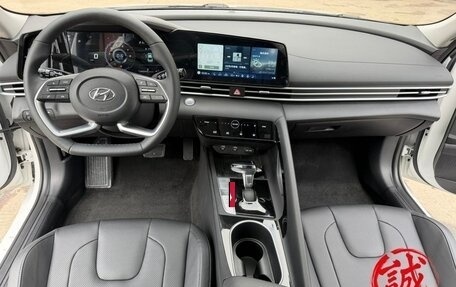 Hyundai Elantra, 2022 год, 1 460 000 рублей, 12 фотография