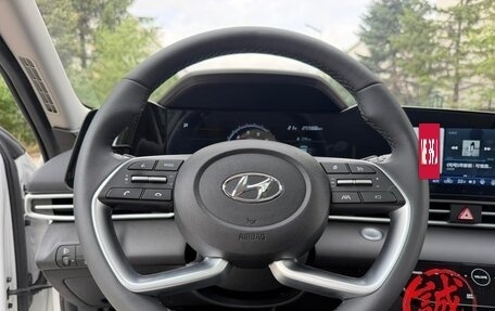 Hyundai Elantra, 2022 год, 1 460 000 рублей, 18 фотография
