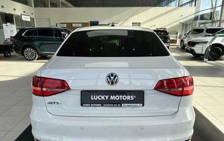 Volkswagen Jetta VI, 2015 год, 895 000 рублей, 5 фотография