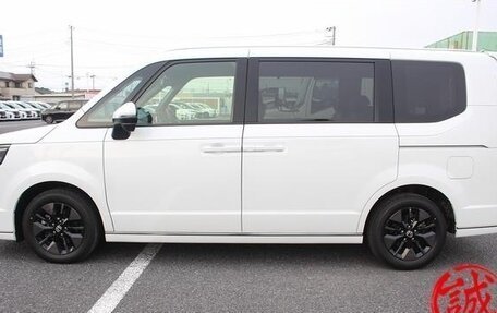 Honda Stepwgn, 2023 год, 2 430 000 рублей, 7 фотография