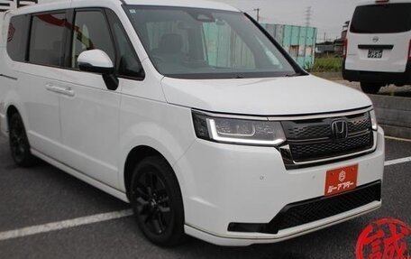 Honda Stepwgn, 2023 год, 2 430 000 рублей, 3 фотография