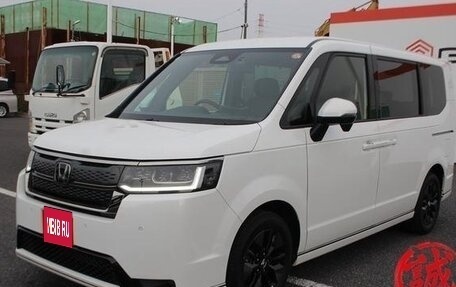Honda Stepwgn, 2023 год, 2 430 000 рублей, 1 фотография