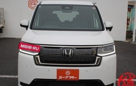 Honda Stepwgn, 2023 год, 2 430 000 рублей, 2 фотография