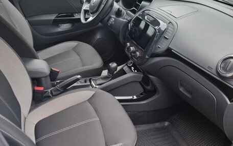 Renault Kaptur I рестайлинг, 2022 год, 1 750 000 рублей, 4 фотография