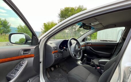 Toyota Avensis III рестайлинг, 2006 год, 900 000 рублей, 6 фотография