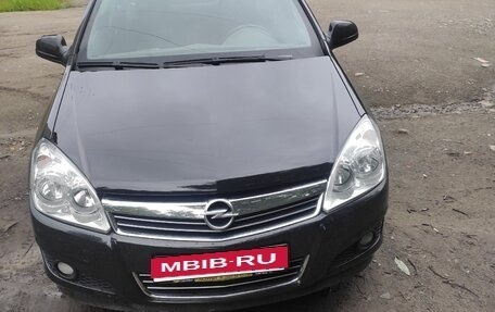 Opel Astra H, 2011 год, 620 000 рублей, 1 фотография