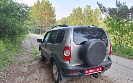 Chevrolet Niva I рестайлинг, 2018 год, 830 000 рублей, 6 фотография