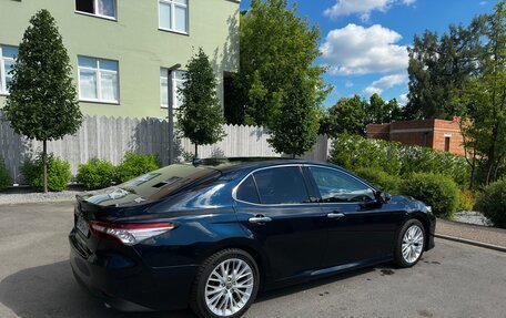 Toyota Camry, 2018 год, 2 600 000 рублей, 2 фотография