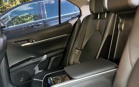 Toyota Camry, 2018 год, 2 600 000 рублей, 11 фотография