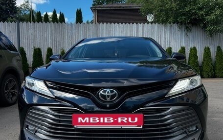 Toyota Camry, 2018 год, 2 600 000 рублей, 4 фотография