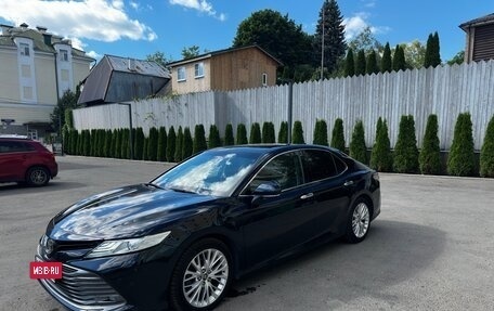 Toyota Camry, 2018 год, 2 600 000 рублей, 3 фотография